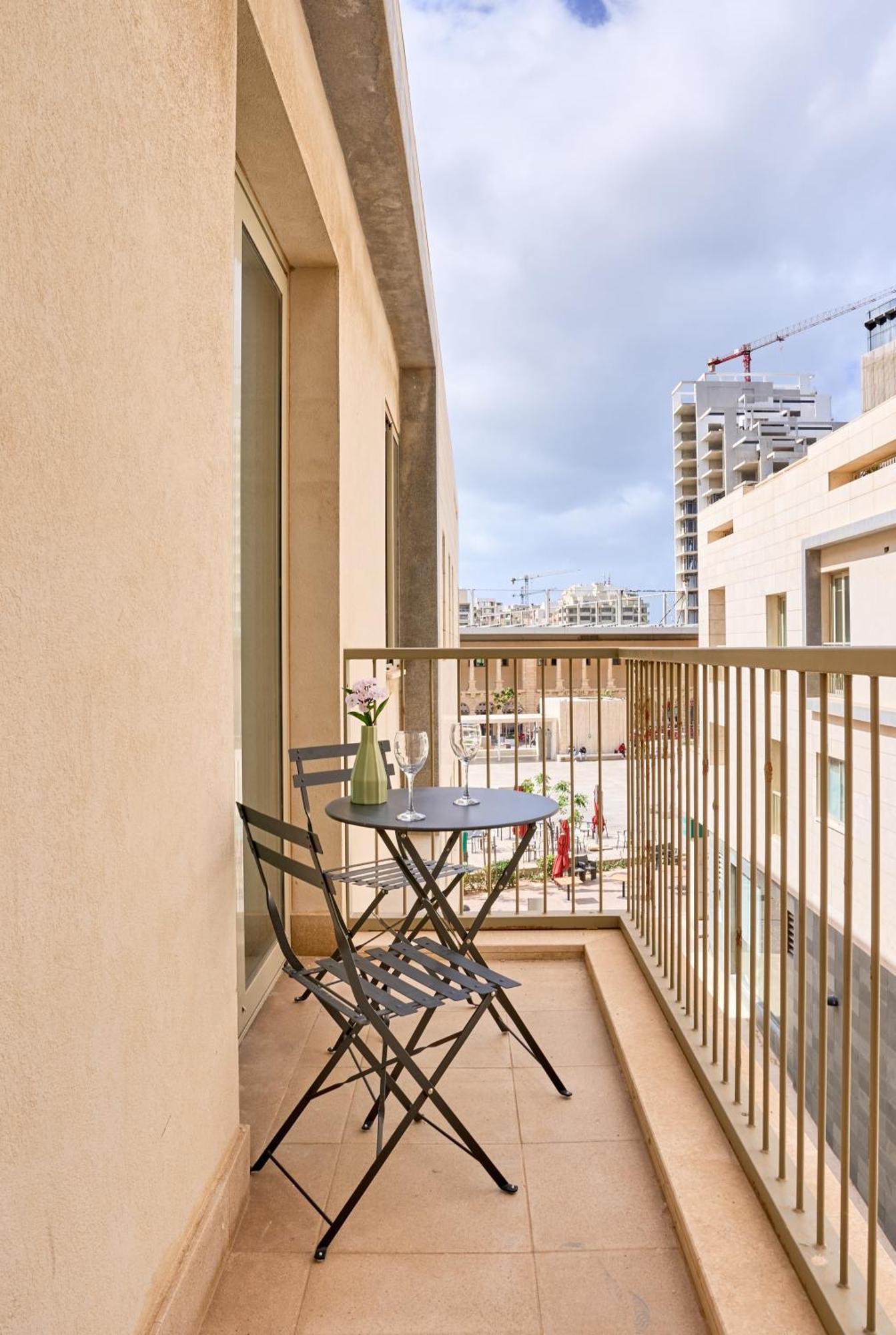 Stylish Apartment In Tigne Point Sliema Exterior foto