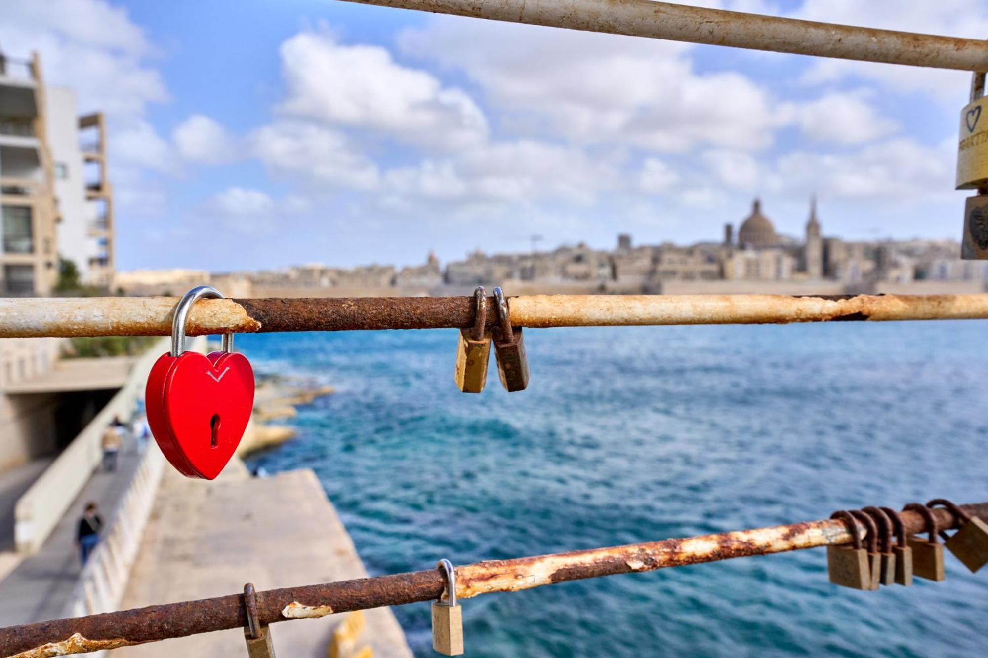 Stylish Apartment In Tigne Point Sliema Exterior foto